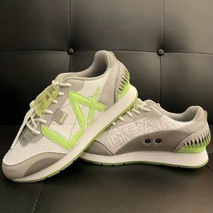 NEW L.A. GEAR  Sneakers in Neon Green and Grey  Size 8.5  NWOT